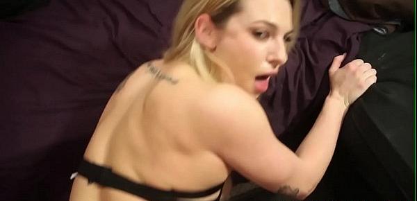  Punkrocks babe ass fingered while fucking